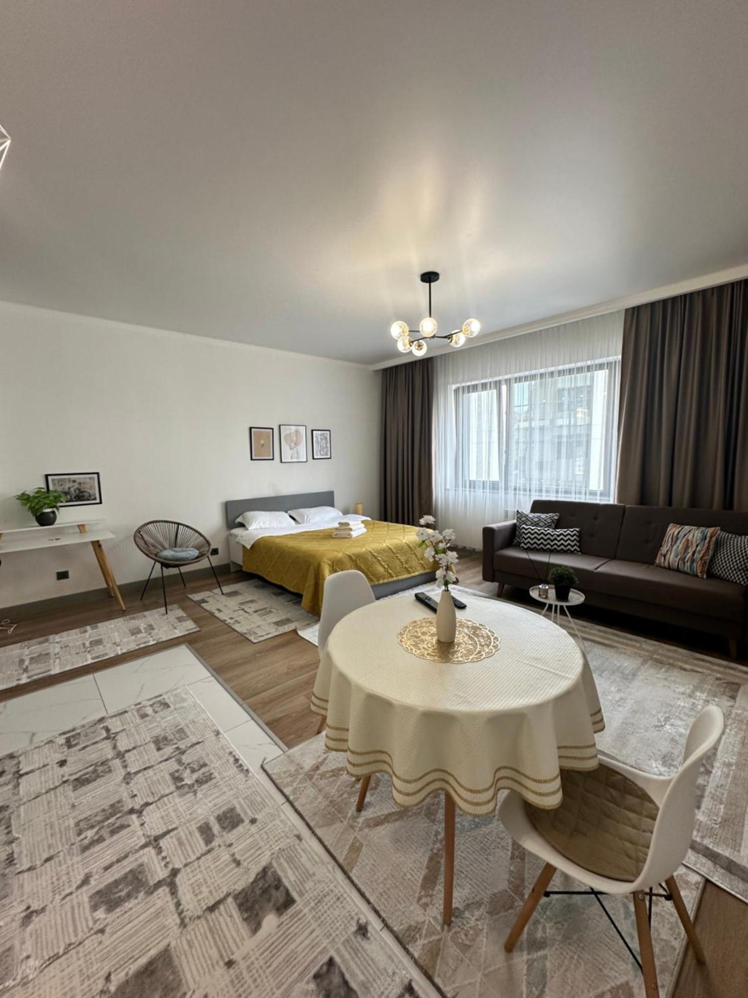 Студия В Теплых Тонах, Эксклюзив Almaty Exteriér fotografie